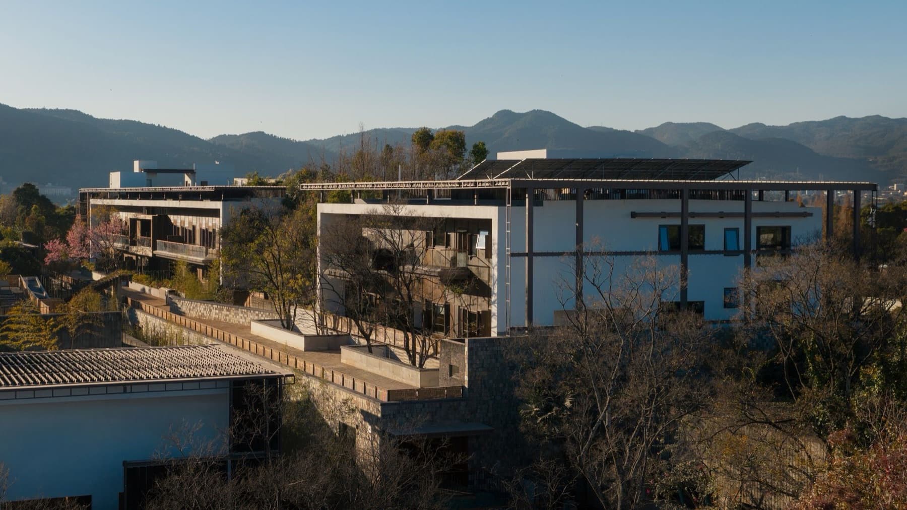 Aerial view of Songtsam Linka Kunming beside Dianchi Lake in Yunnan — Songtsam’s First City Hotel Opens Beside Dianchi Lake