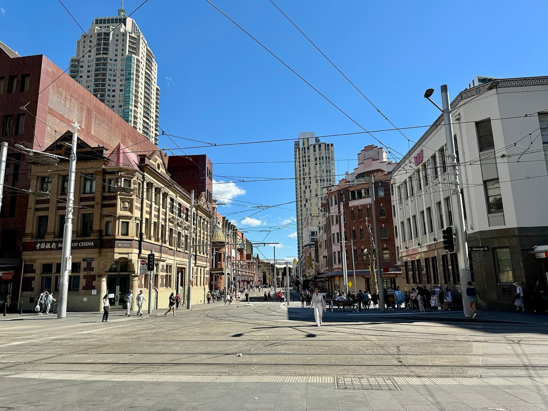 Melbourne, Sydney