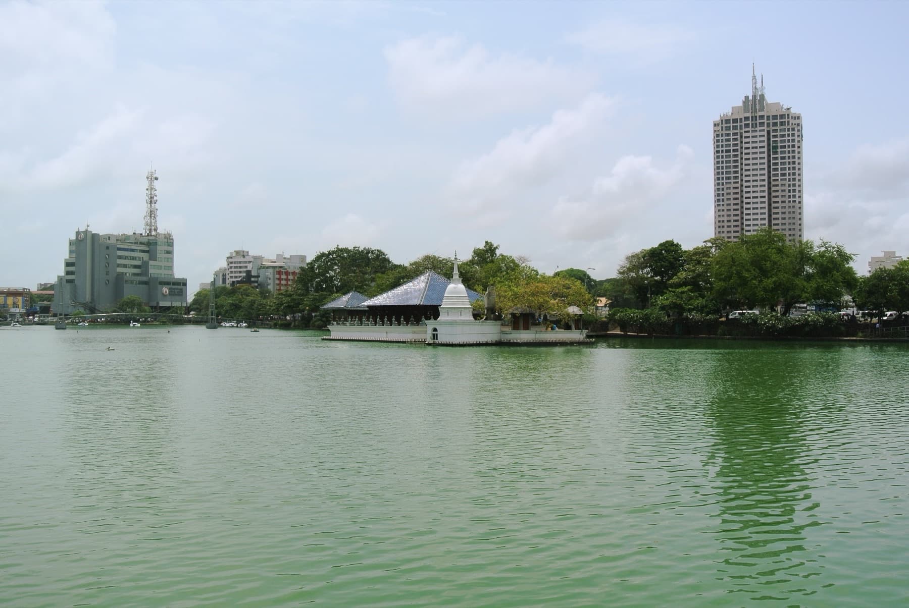 Gangaramaya Temple beside Beira Lake in Colombo