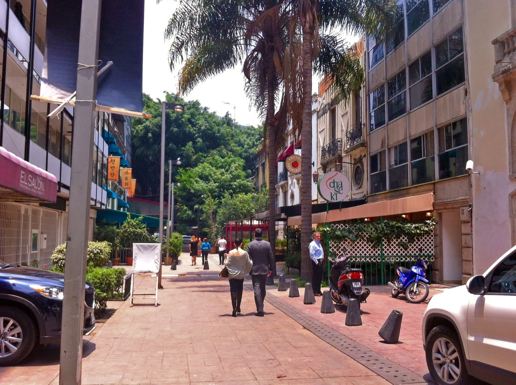 Street view along Copenhague in Zona Rosa, Mexico City