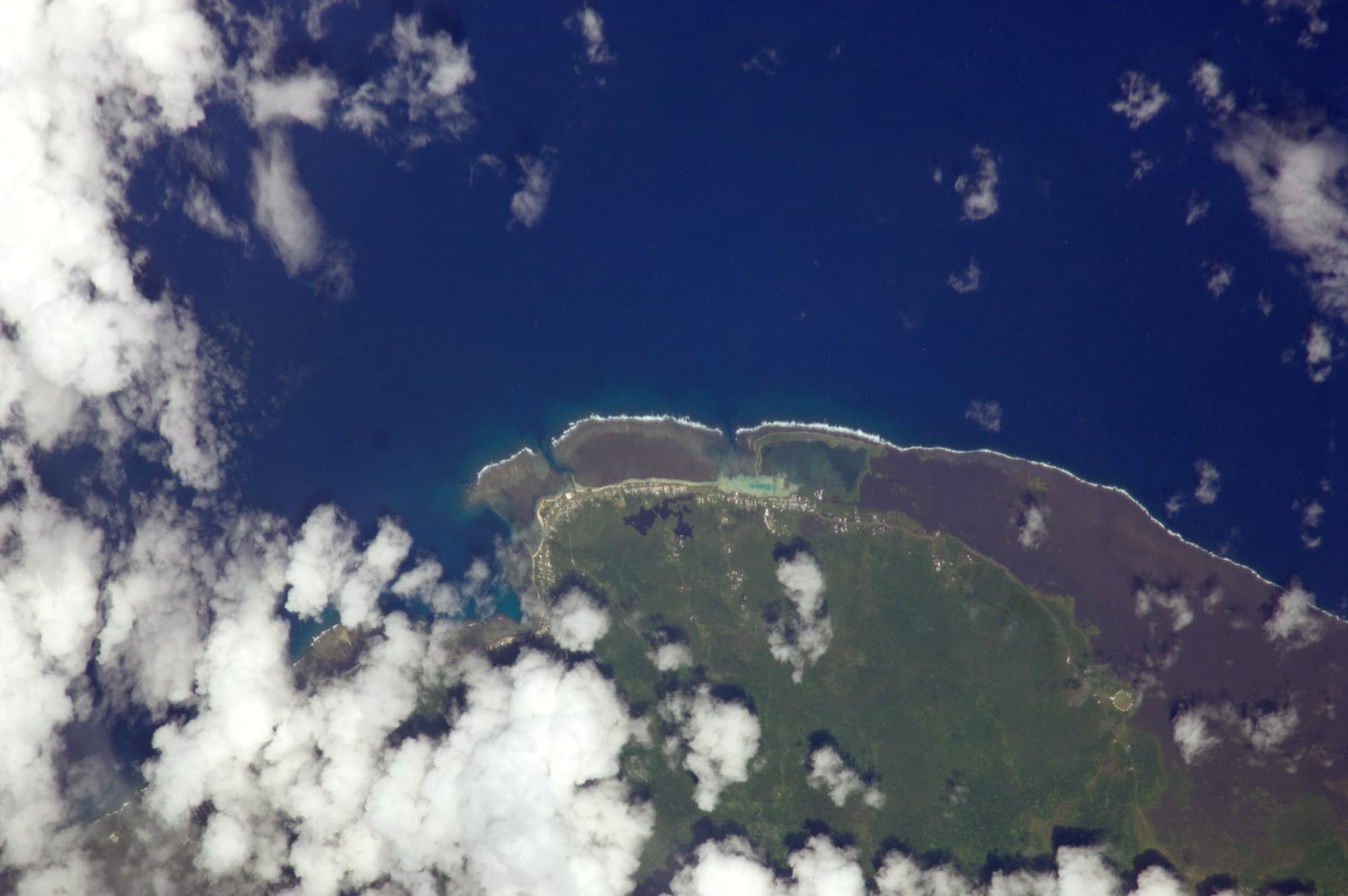 Astronaut photograph of Savaiʻi north coast reefs and lava fields, Samoa