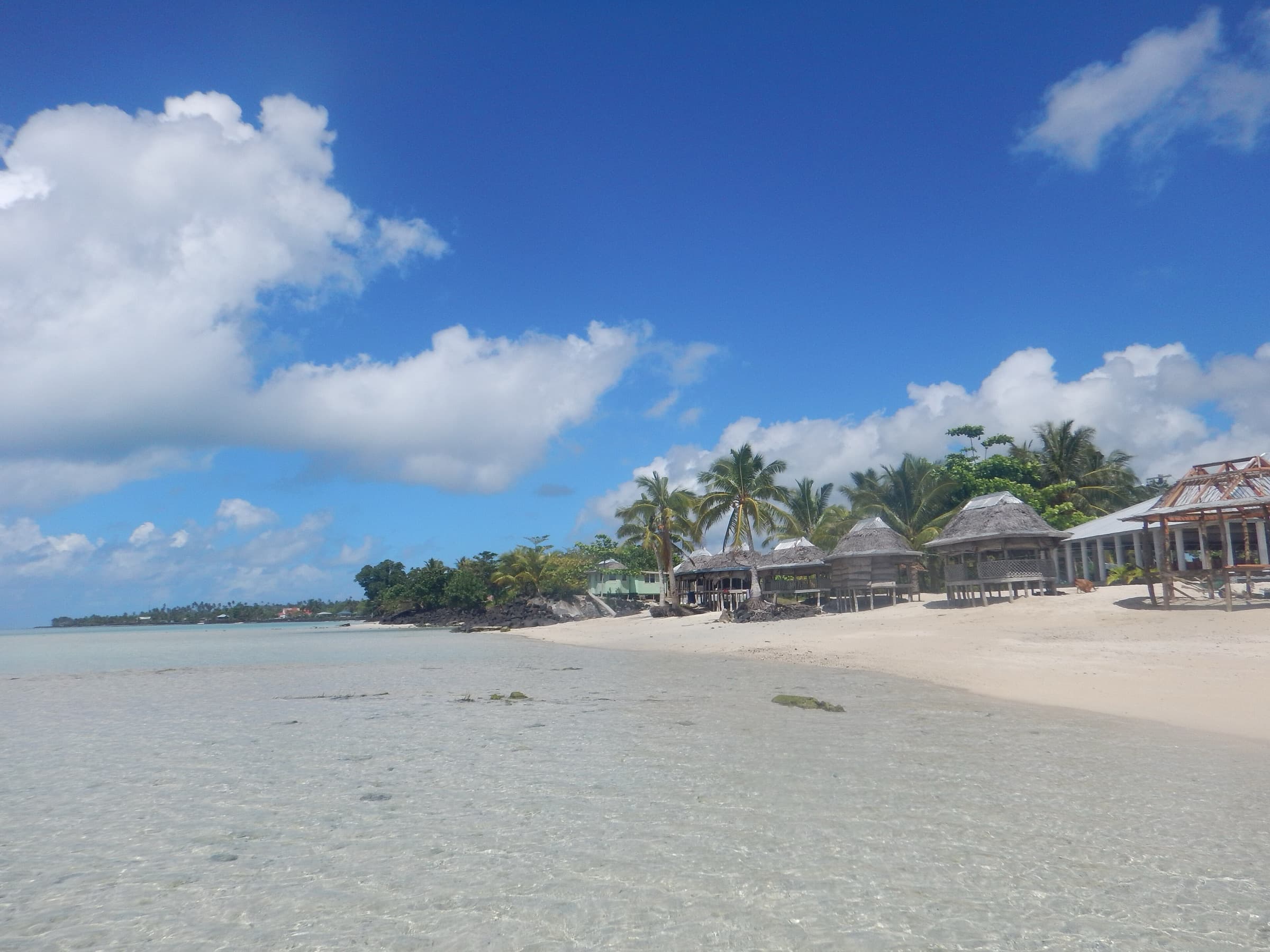 Beach fales at Lano Beach on Savaiʻi, Samoa