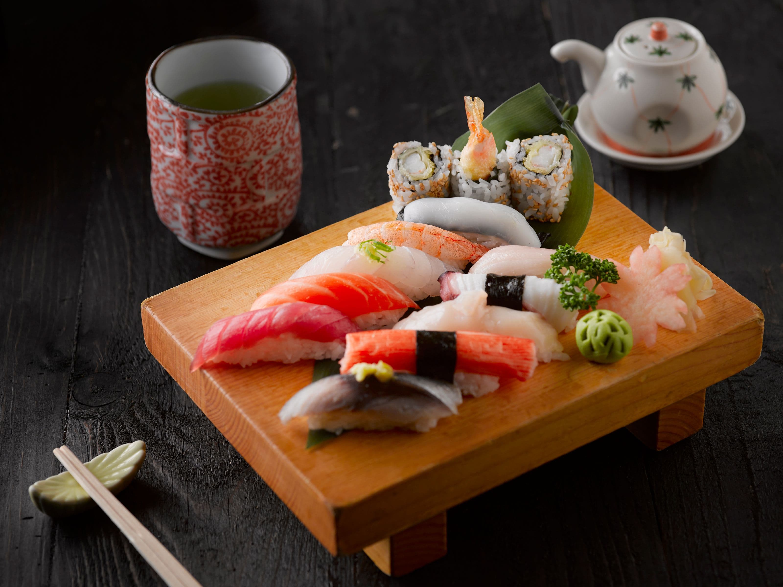 Sushi counter omakase